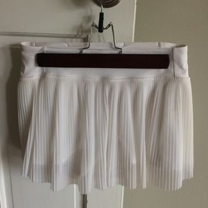 lululemon ‘Just Pleat It’ Skirt (white)